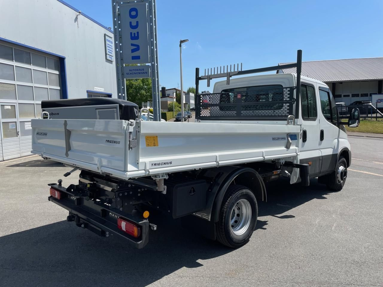 Iveco Daily 70C18H DK - Komercauto pašizgāzējs: foto 4 Iveco Daily 70C18H DK - Komercauto pašizgāzējs: foto 4