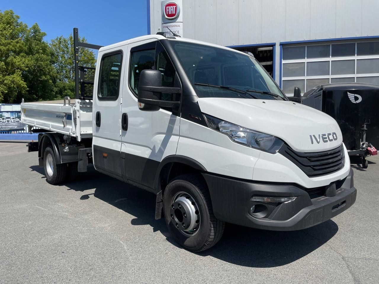 Iveco Daily 70C18H DK - Komercauto pašizgāzējs: foto 2 Iveco Daily 70C18H DK - Komercauto pašizgāzējs: foto 2