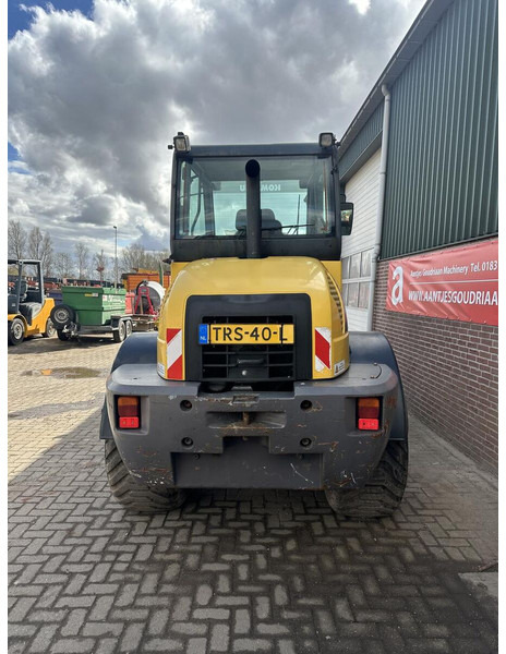 Komatsu WA 90-5 - Riteņu iekrāvējs: foto 4 Komatsu WA 90-5 - Riteņu iekrāvējs: foto 4