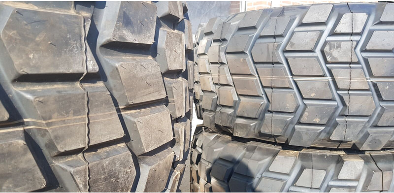 Michelin 24 20.5 xs - Riepas un diski: foto 3 Michelin 24 20.5 xs - Riepas un diski: foto 3