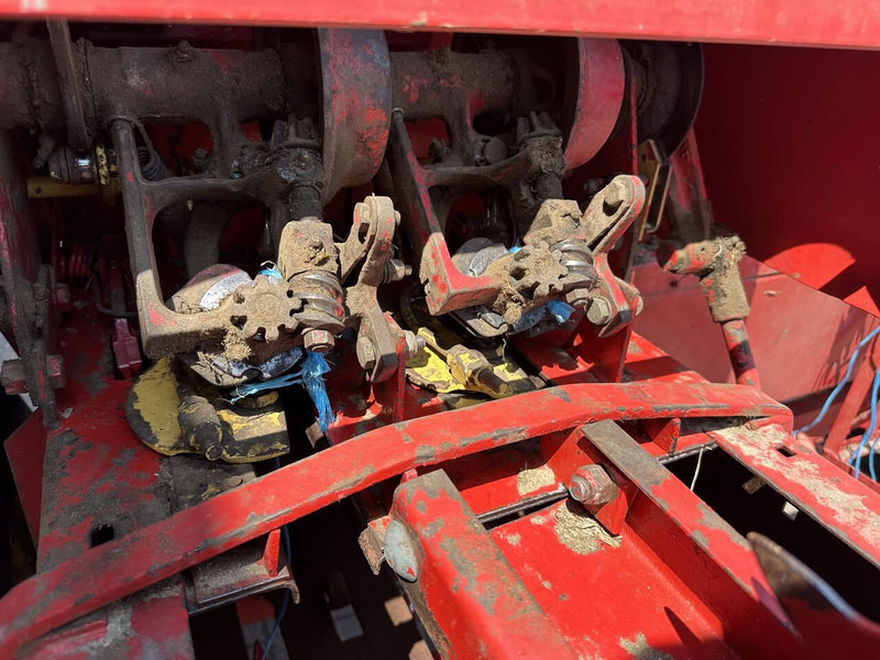 New Holland 276 - Kīpu prese: foto 4 New Holland 276 - Kīpu prese: foto 4