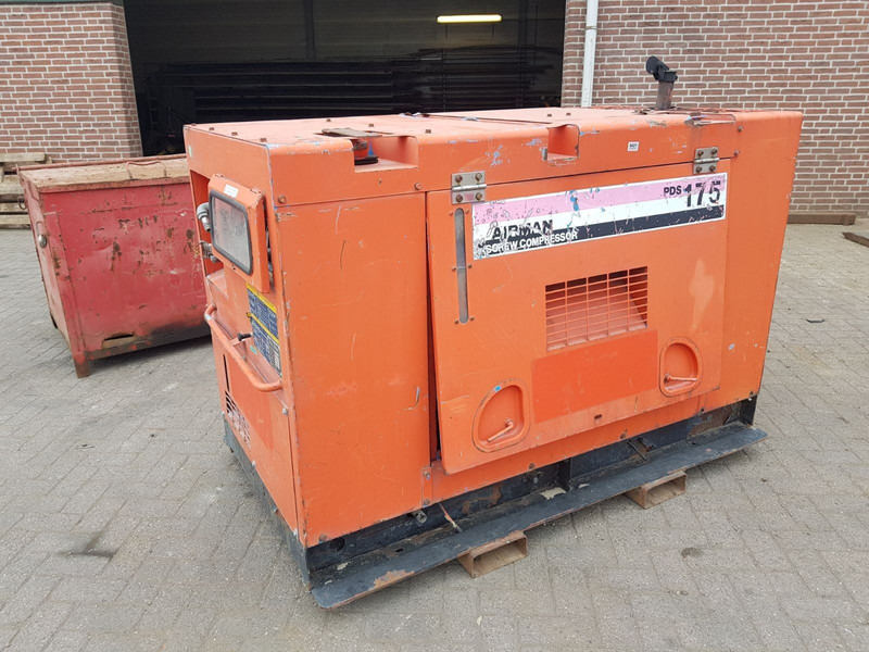 Schroef compressor - Gaisa kompresors: foto 1 Schroef compressor - Gaisa kompresors: foto 1