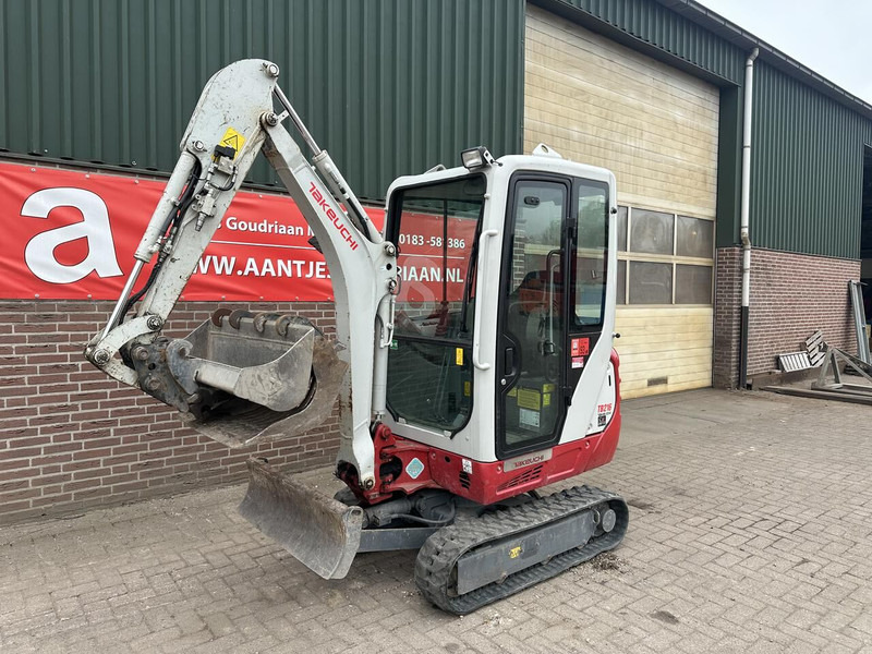Takeuchi TB216 - Gebruikt - Mini-ekskavators: foto 2 Takeuchi TB216 - Gebruikt - Mini-ekskavators: foto 2