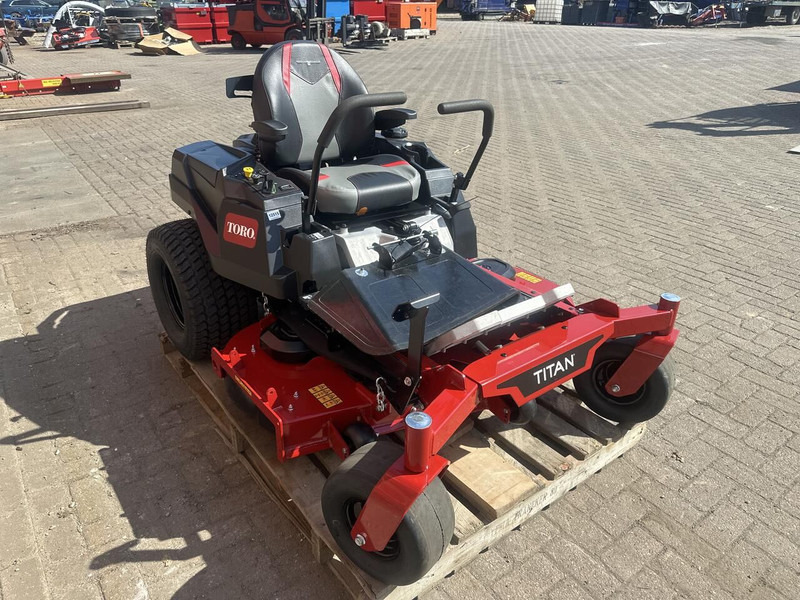Toro TITAN XS 5450 zero turn - Zāles pļāvējs: foto 4 Toro TITAN XS 5450 zero turn - Zāles pļāvējs: foto 4
