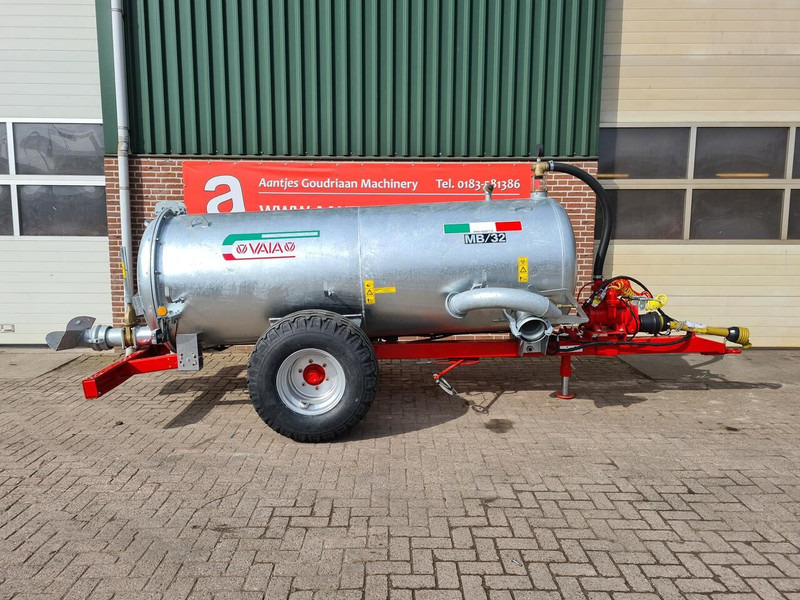 Vaia waterwagen MB32 - Organisko mēslu izkliedētājs: foto 1 Vaia waterwagen MB32 - Organisko mēslu izkliedētājs: foto 1