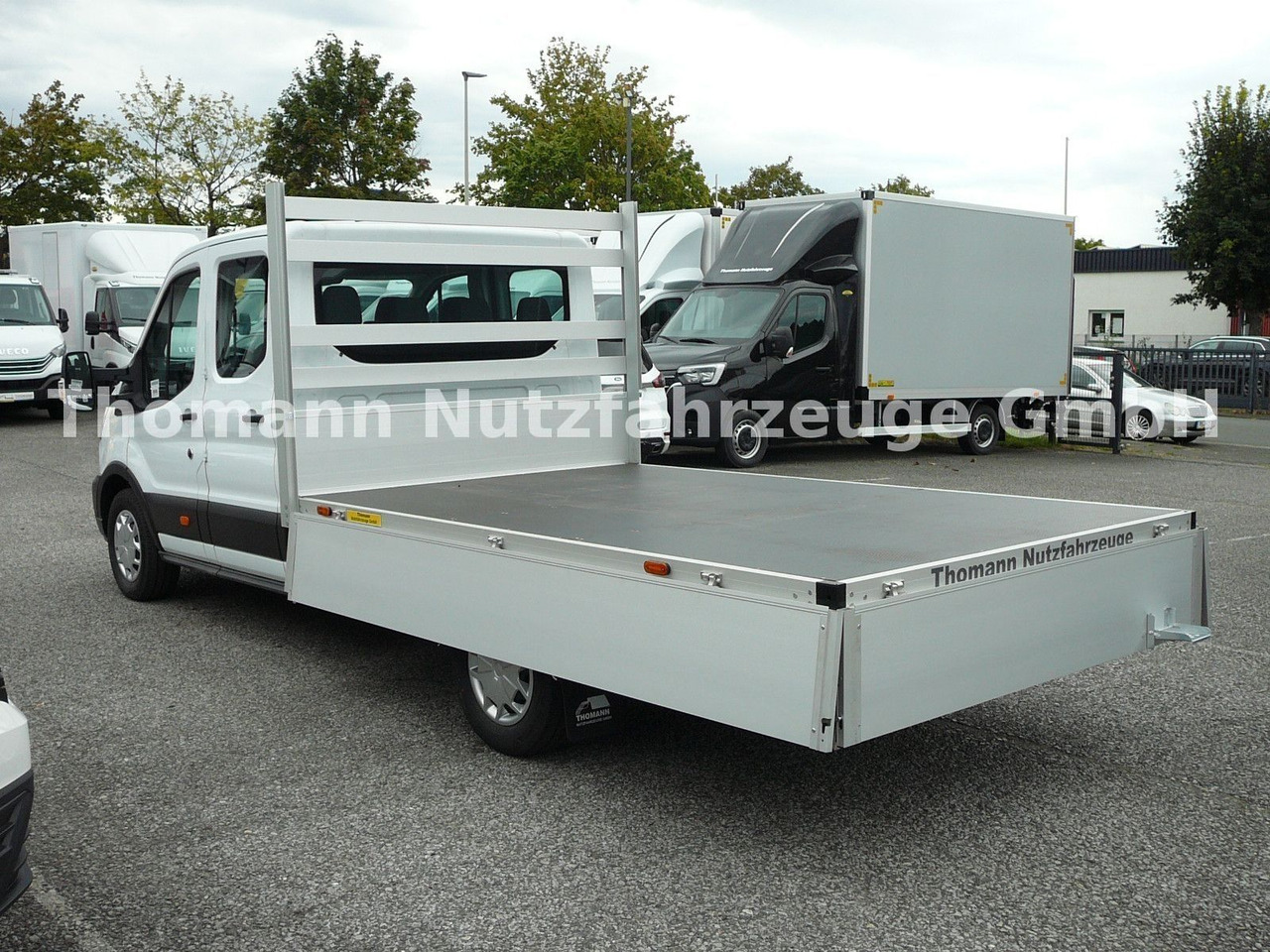 Jaunā Automašīna ar kravas platformu Ford Transit Pritsche Doppelkabine Ford Transit Pritsche Doppelkabine: foto 7