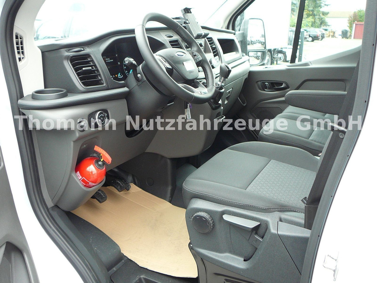 Jaunā Automašīna ar kravas platformu Ford Transit Pritsche Doppelkabine Ford Transit Pritsche Doppelkabine: foto 9