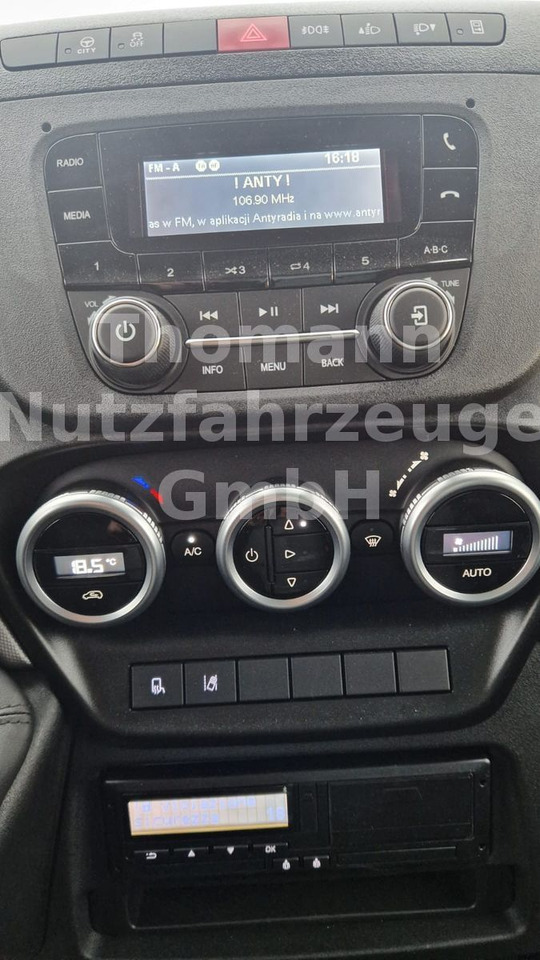 Jaunā Furgons ar tentu Iveco Daily 70C18H Pritsche Plane 1000KG LBW Luftfeder Iveco Daily 70C18H Pritsche Plane 1000KG LBW Luftfeder: foto 8 Jaunā Furgons ar tentu Iveco Daily 70C18H Pritsche Plane 1000KG LBW Luftfeder Iveco Daily 70C18H Pritsche Plane 1000KG LBW Luftfeder: foto 8