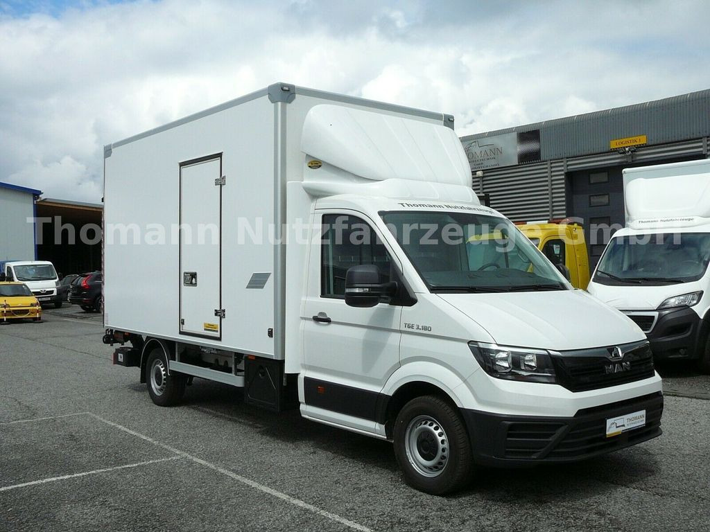 MAN TGE 3.180 Koffer Ladebordwand - Furgons ar slēgtā virsbūve: foto 1 MAN TGE 3.180 Koffer Ladebordwand - Furgons ar slēgtā virsbūve: foto 1