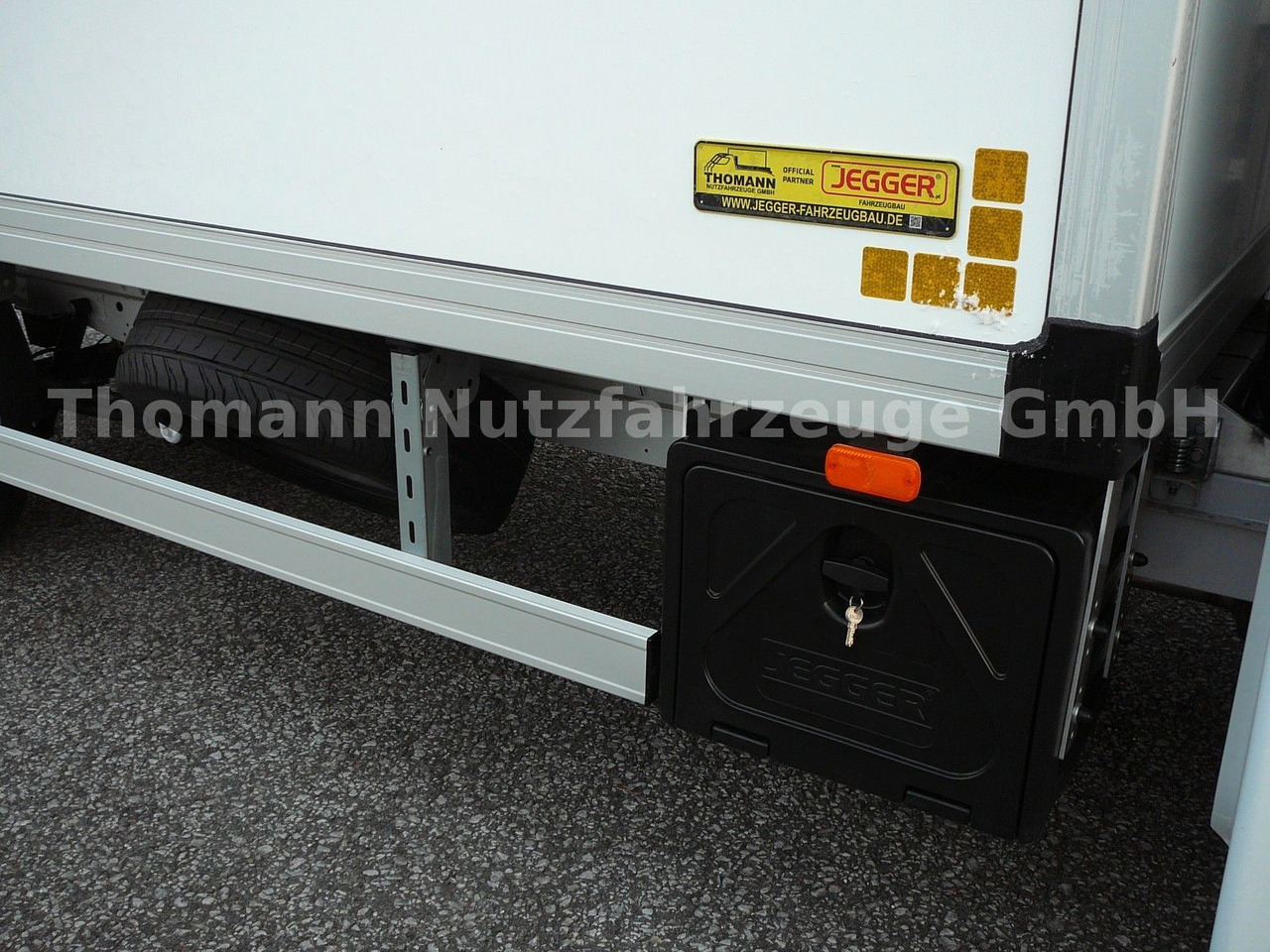 Mercedes-Benz Sprinter 317 CDI Kühlkoffer Xarios 300 LBW - Komercauto refrižerators: foto 4 Mercedes-Benz Sprinter 317 CDI Kühlkoffer Xarios 300 LBW - Komercauto refrižerators: foto 4