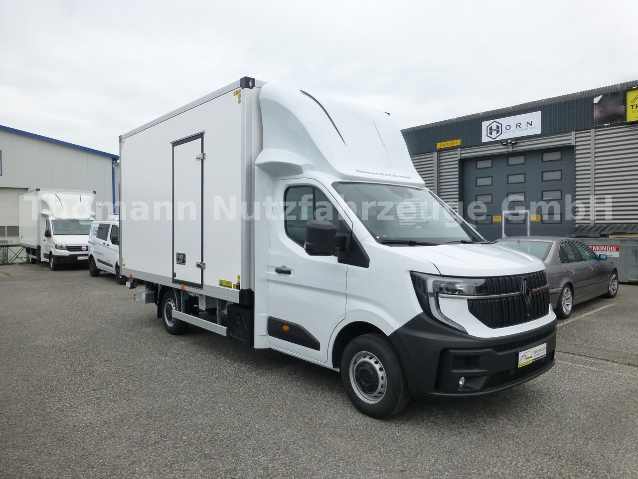 Renault NEW Master 2025 Koffer mit BÄR Ladebordwand - Furgons ar slēgtā virsbūve: foto 1 Renault NEW Master 2025 Koffer mit BÄR Ladebordwand - Furgons ar slēgtā virsbūve: foto 1