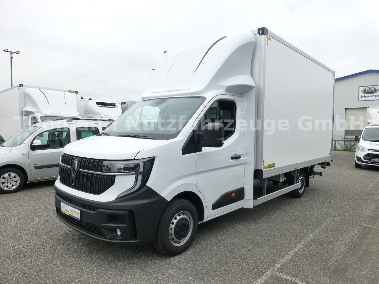 Renault NEW Master 2025 Koffer mit BÄR Ladebordwand - Furgons ar slēgtā virsbūve: foto 2 Renault NEW Master 2025 Koffer mit BÄR Ladebordwand - Furgons ar slēgtā virsbūve: foto 2