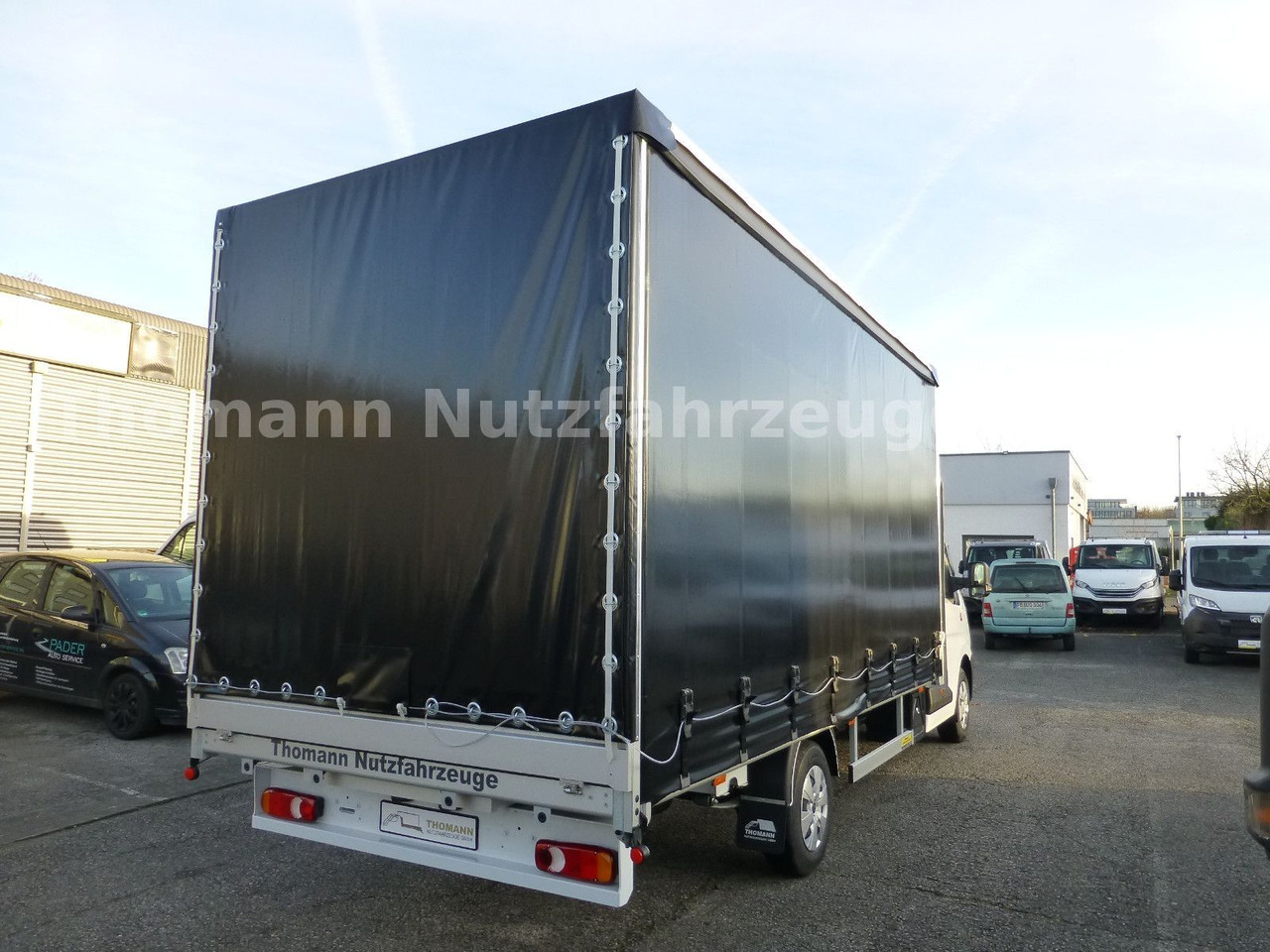 Renault NEW Master Pritsche Plane Vollalu - Furgons ar tentu: foto 4 Renault NEW Master Pritsche Plane Vollalu - Furgons ar tentu: foto 4