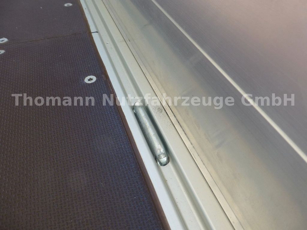 Jaunā Furgons ar tentu Renault Pritsche Plane mit Schlafkabine hinten: foto 9