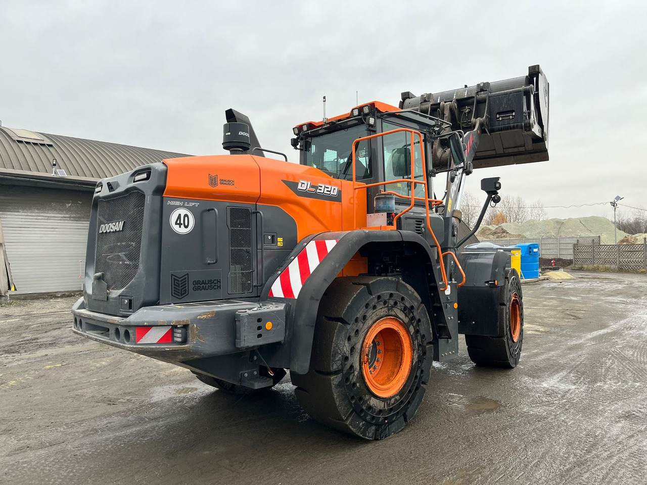 DOOSAN DL320-7 - Riteņu iekrāvējs: foto 3 DOOSAN DL320-7 - Riteņu iekrāvējs: foto 3