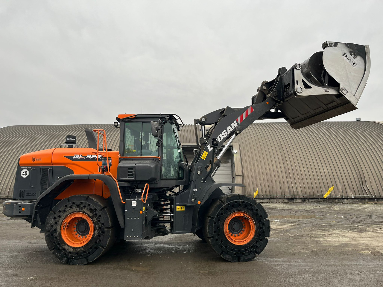 DOOSAN DL320-7 - Riteņu iekrāvējs: foto 4 DOOSAN DL320-7 - Riteņu iekrāvējs: foto 4