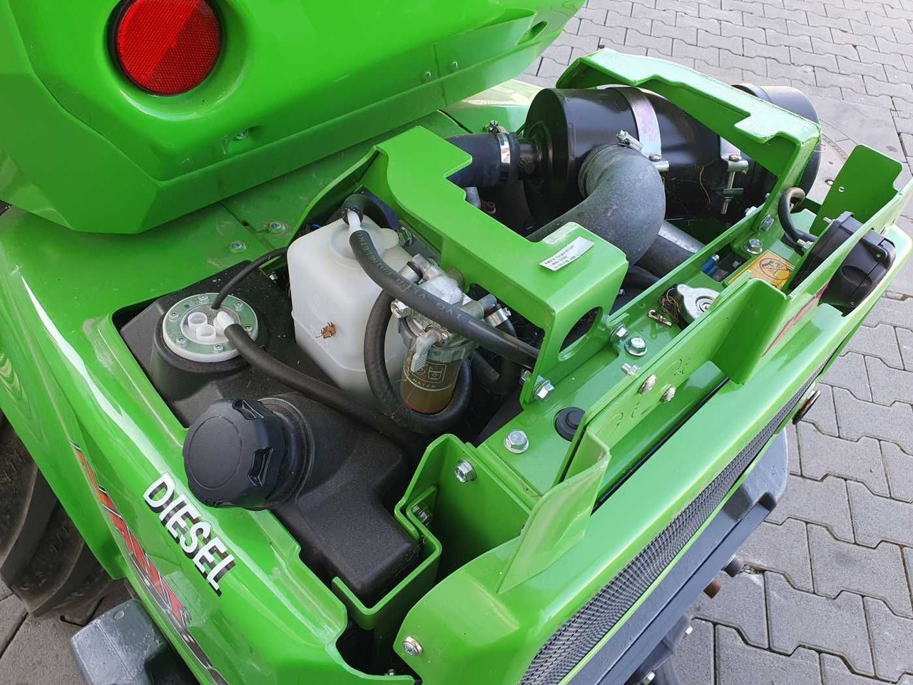 Avant Tecno 530 / nur 126h! /  Inkl. Anbaugeräte! / 2018 līzingu Avant Tecno 530 / nur 126h! /  Inkl. Anbaugeräte! / 2018: foto 11