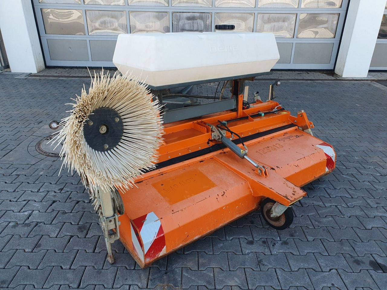 Bema 25 Dual Kehrmaschine / 2.050 mm / 2020 - Birste: foto 2 Bema 25 Dual Kehrmaschine / 2.050 mm / 2020 - Birste: foto 2