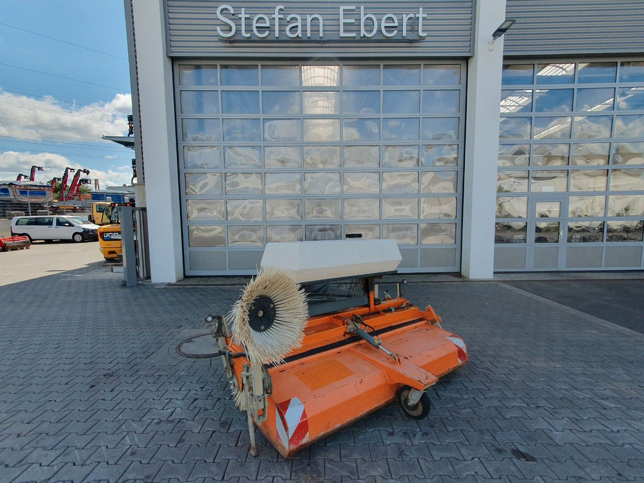 Bema 25 Dual Kehrmaschine / 2.050 mm / 2020 - Birste: foto 1 Bema 25 Dual Kehrmaschine / 2.050 mm / 2020 - Birste: foto 1