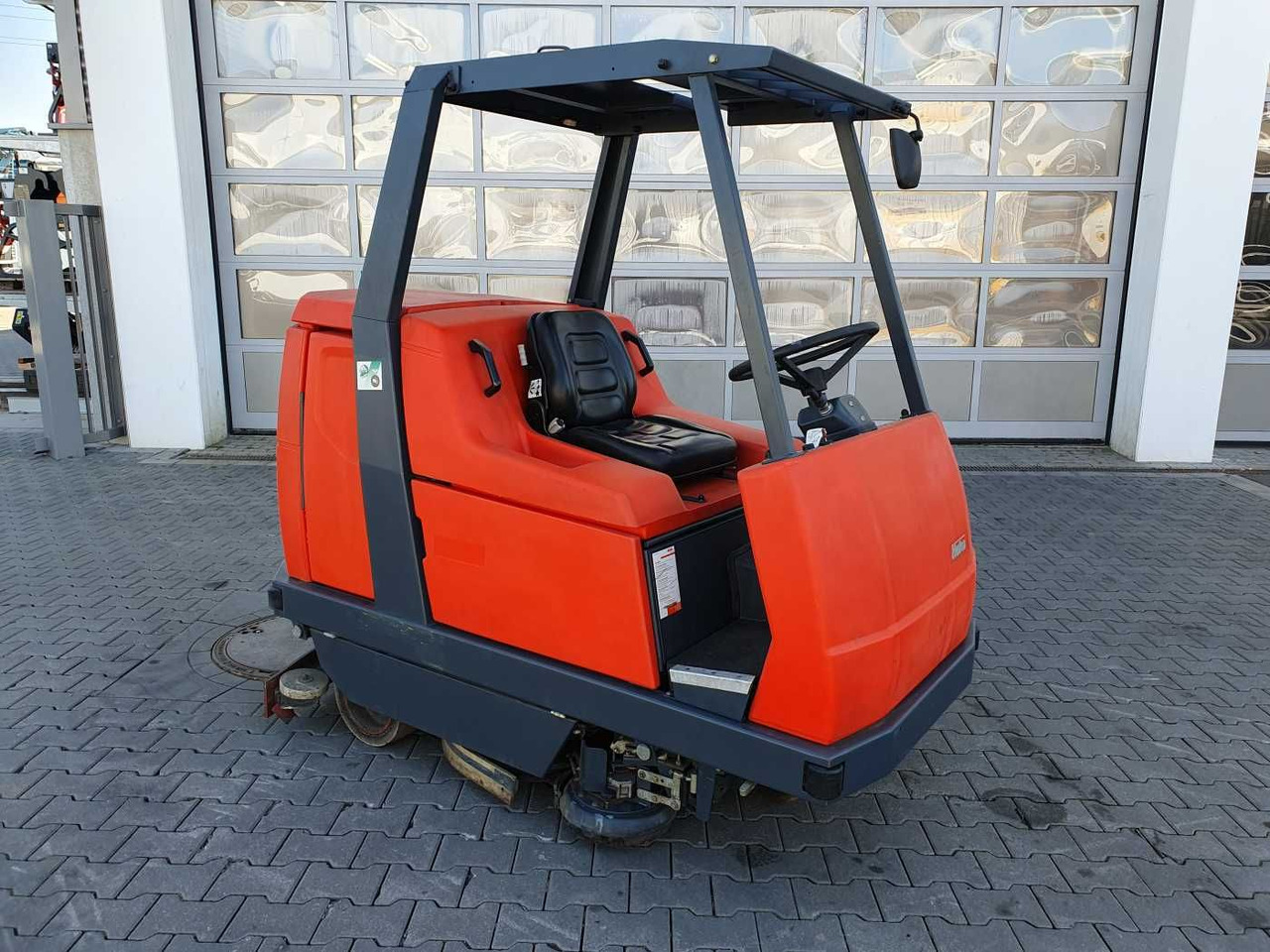 Hakomatic B 1100 / nur 704h! / 2006 - Grīdas mazgāšanas iekārta: foto 2 Hakomatic B 1100 / nur 704h! / 2006 - Grīdas mazgāšanas iekārta: foto 2