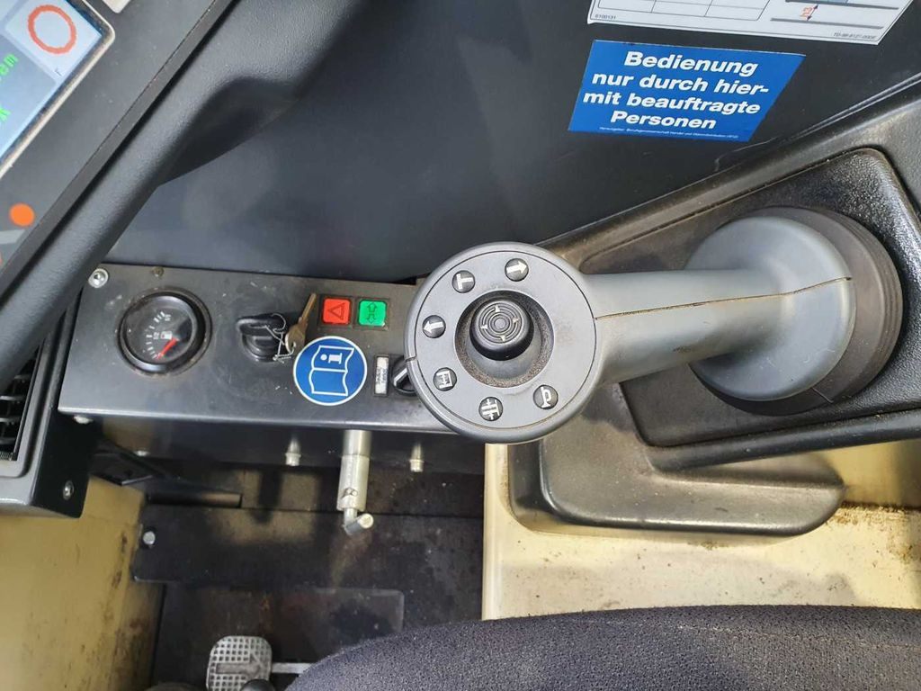 Hubtex MQ 30 H Hybrid / 748h! / Diesel + Elektro  līzingu Hubtex MQ 30 H Hybrid / 748h! / Diesel + Elektro: foto 12