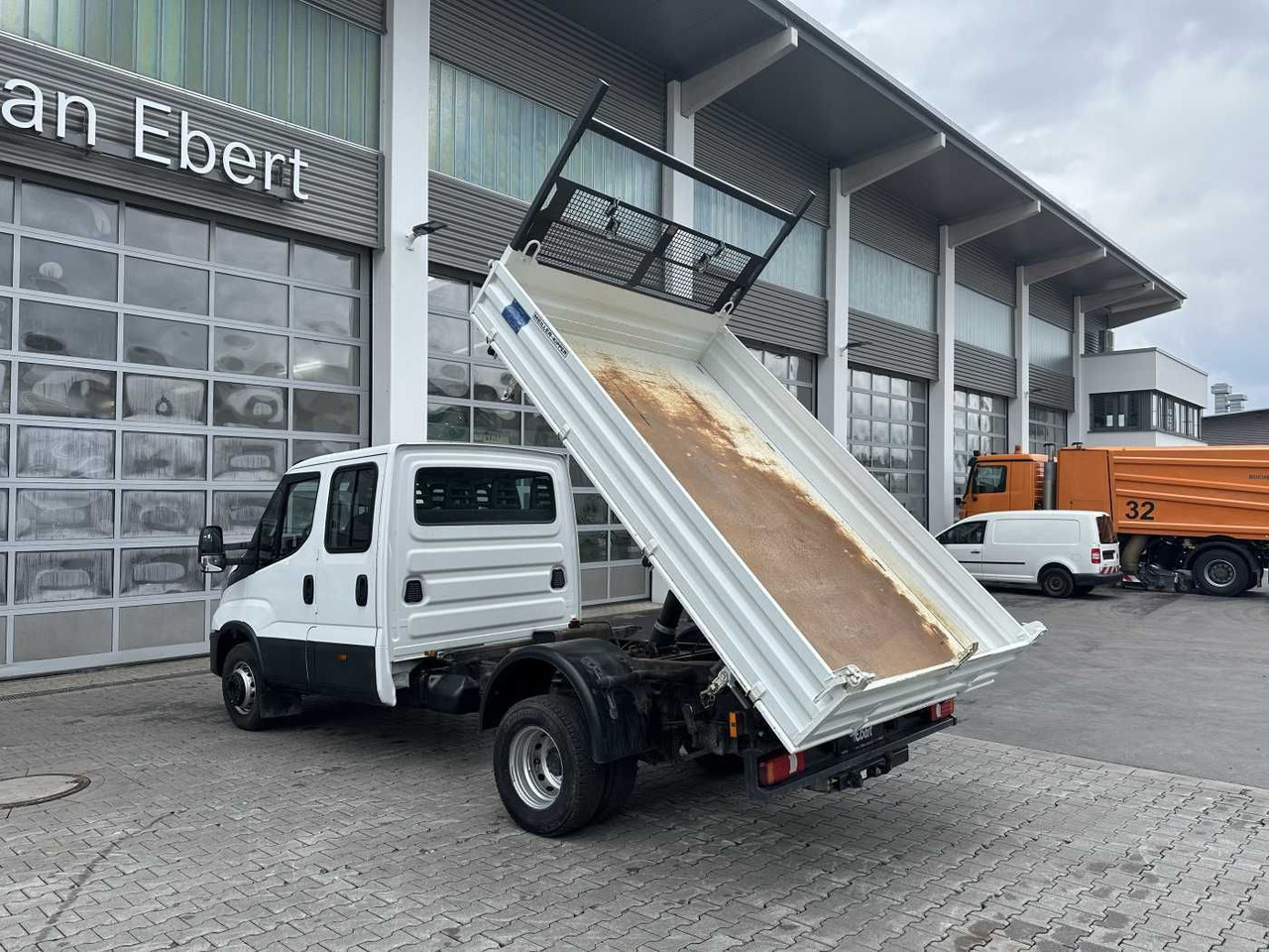 Iveco 70C18H 3-S.Kipper *R.3750mm*7Sitze*AHK* - Komercauto pašizgāzējs: foto 3 Iveco 70C18H 3-S.Kipper *R.3750mm*7Sitze*AHK* - Komercauto pašizgāzējs: foto 3