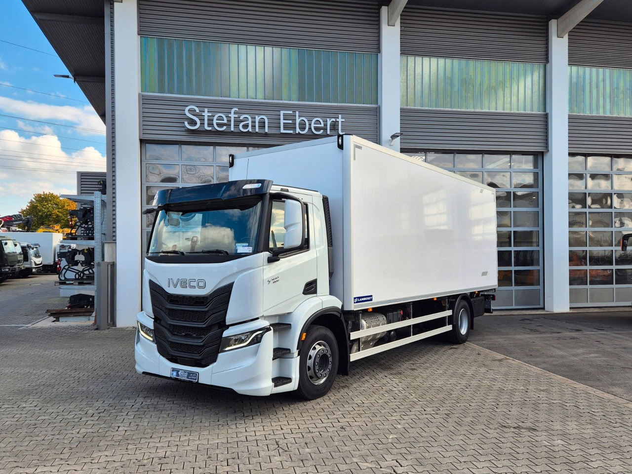 Iveco AD190S40/FP Lamberet Mitsubishi LBW Tür AHK - Kravas automašīna refrižerators: foto 1 Iveco AD190S40/FP Lamberet Mitsubishi LBW Tür AHK - Kravas automašīna refrižerators: foto 1