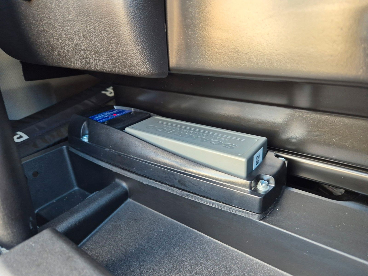 Kravas automašīna pašizgāzējs, Kravas auto ar manipulatoru Iveco AD200X46/P HR OFF Palfinger PK 12.501 Funk AHK: foto 33 Kravas automašīna pašizgāzējs, Kravas auto ar manipulatoru Iveco AD200X46/P HR OFF Palfinger PK 12.501 Funk AHK: foto 33