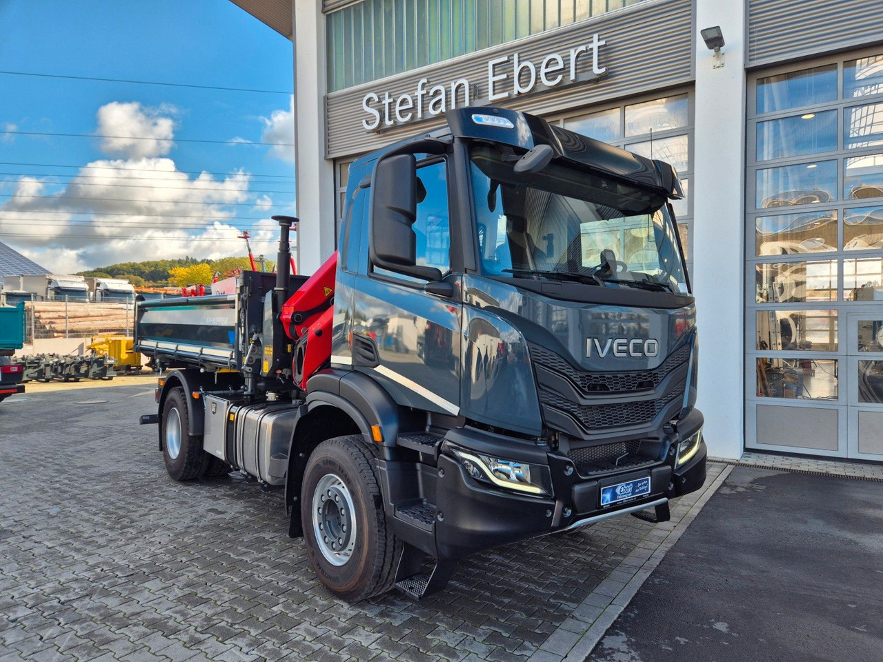 Iveco AD200X46/P HR OFF Palfinger PK 12.501 Funk AHK - Kravas automašīna pašizgāzējs, Kravas auto ar manipulatoru: foto 3 Iveco AD200X46/P HR OFF Palfinger PK 12.501 Funk AHK - Kravas automašīna pašizgāzējs, Kravas auto ar manipulatoru: foto 3
