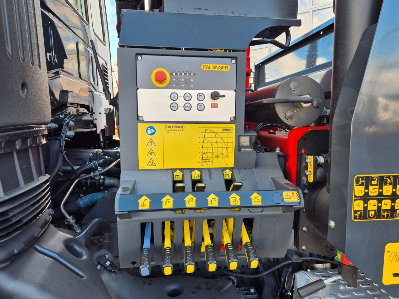 Kravas automašīna pašizgāzējs, Kravas auto ar manipulatoru Iveco AD200X46/P HR OFF Palfinger PK 12.501 Funk AHK: foto 15 Kravas automašīna pašizgāzējs, Kravas auto ar manipulatoru Iveco AD200X46/P HR OFF Palfinger PK 12.501 Funk AHK: foto 15