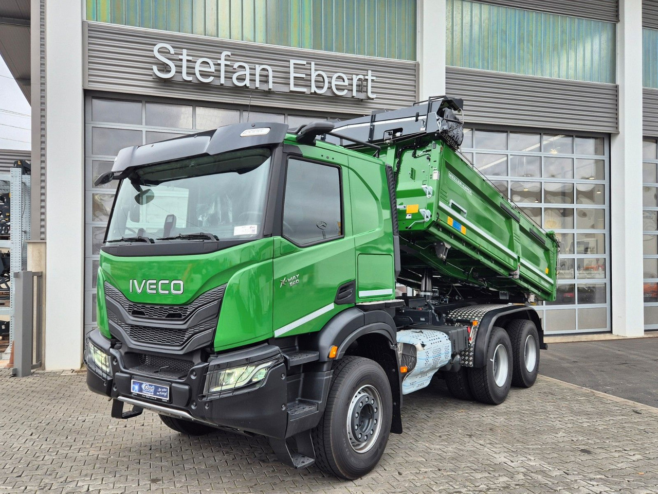 Iveco AT300X54Z HR OFF Bordmatik AHK Intarder - Kravas automašīna pašizgāzējs: foto 1 Iveco AT300X54Z HR OFF Bordmatik AHK Intarder - Kravas automašīna pašizgāzējs: foto 1