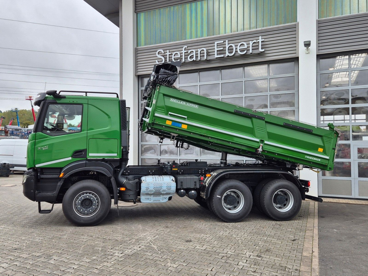 Iveco AT300X54Z HR OFF Bordmatik AHK Intarder - Kravas automašīna pašizgāzējs: foto 5 Iveco AT300X54Z HR OFF Bordmatik AHK Intarder - Kravas automašīna pašizgāzējs: foto 5