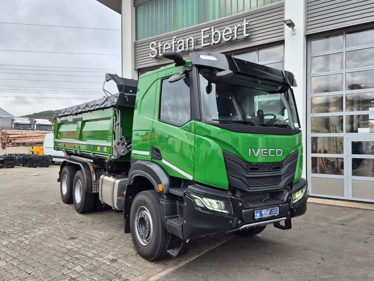 Iveco AT300X54Z HR OFF Bordmatik AHK Intarder - Kravas automašīna pašizgāzējs: foto 2 Iveco AT300X54Z HR OFF Bordmatik AHK Intarder - Kravas automašīna pašizgāzējs: foto 2