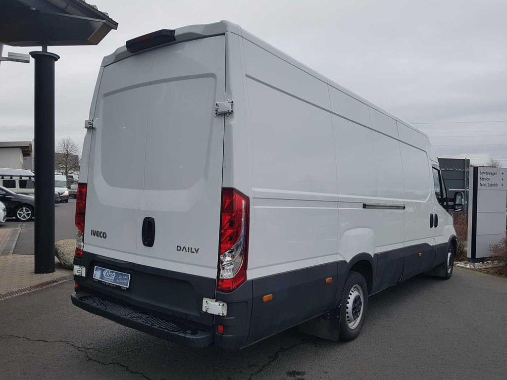 Iveco Daily 35 S 16 V *Klima*L4.100mm* Iveco Daily 35 S 16 V *Klima*L4.100mm* - Kravas mikroautobuss: foto 4 Iveco Daily 35 S 16 V *Klima*L4.100mm* Iveco Daily 35 S 16 V *Klima*L4.100mm* - Kravas mikroautobuss: foto 4