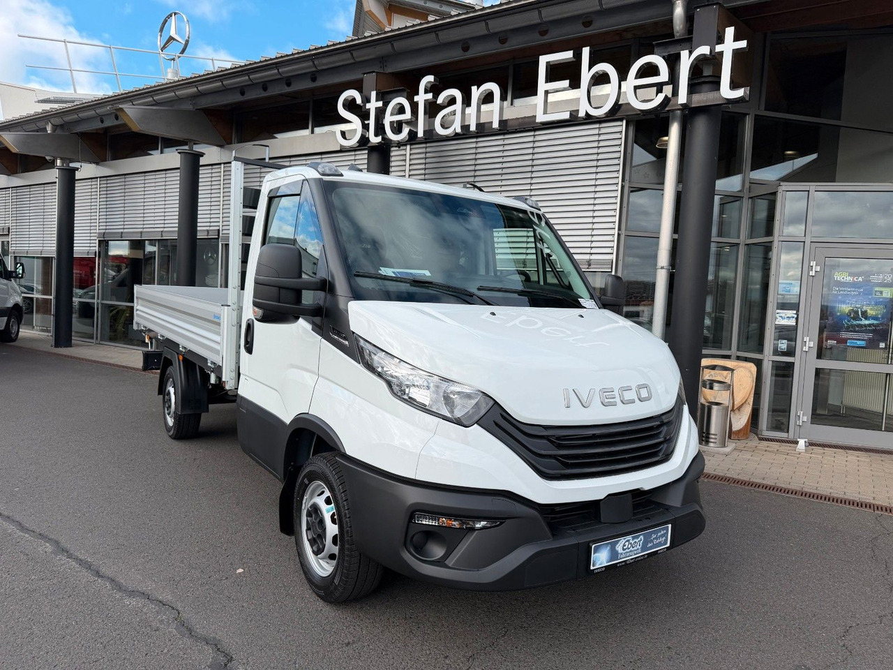 Iveco Daily 35S14 A8*R3.450mm*Automatik*Kamera*3Sitze* - Komercauto pašizgāzējs: foto 1 Iveco Daily 35S14 A8*R3.450mm*Automatik*Kamera*3Sitze* - Komercauto pašizgāzējs: foto 1