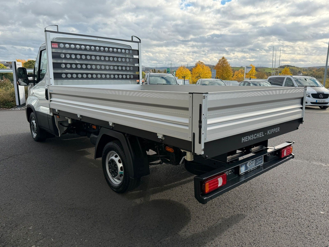 Iveco Daily 35S14 A8*R3.450mm*Automatik*Kamera*3Sitze* - Komercauto pašizgāzējs: foto 4 Iveco Daily 35S14 A8*R3.450mm*Automatik*Kamera*3Sitze* - Komercauto pašizgāzējs: foto 4