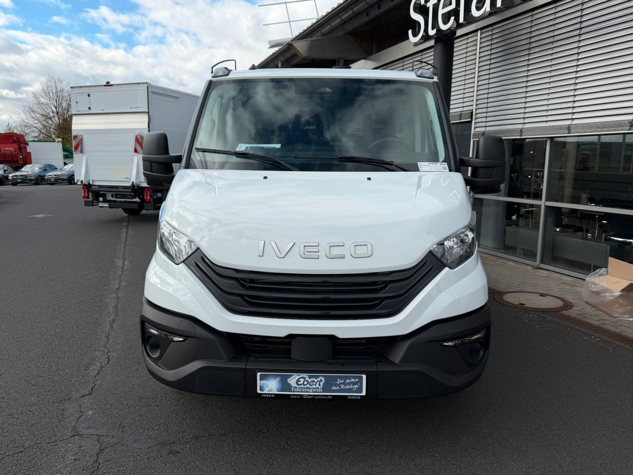 Iveco Daily 35S14 A8*R3.450mm*Automatik*Kamera*3Sitze* - Komercauto pašizgāzējs: foto 2 Iveco Daily 35S14 A8*R3.450mm*Automatik*Kamera*3Sitze* - Komercauto pašizgāzējs: foto 2