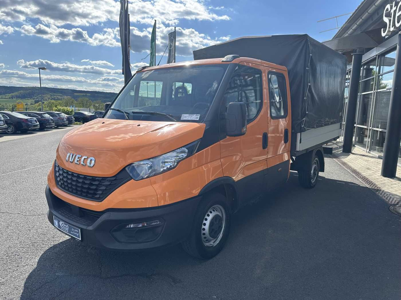 Iveco Daily 35S14 Pritsche+Plane *AHK*Ladekran*7-Sitze - Automašīna ar kravas platformu: foto 3 Iveco Daily 35S14 Pritsche+Plane *AHK*Ladekran*7-Sitze - Automašīna ar kravas platformu: foto 3
