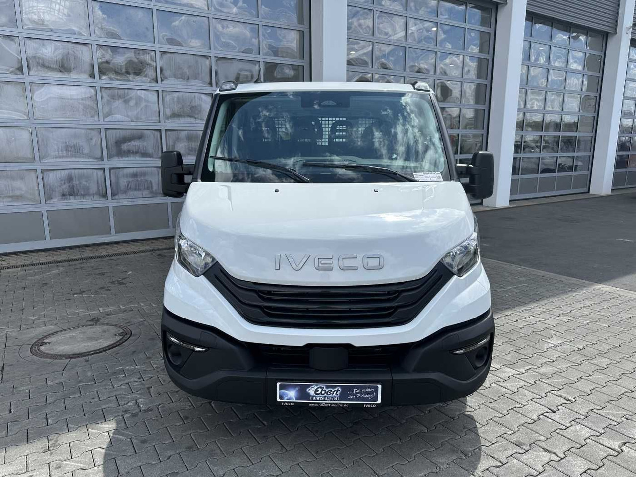 Iveco Daily 35S16 H 3.0L *R3.750mm*AHK*Automatik* 2x - Automašīna ar kravas platformu: foto 2 Iveco Daily 35S16 H 3.0L *R3.750mm*AHK*Automatik* 2x - Automašīna ar kravas platformu: foto 2