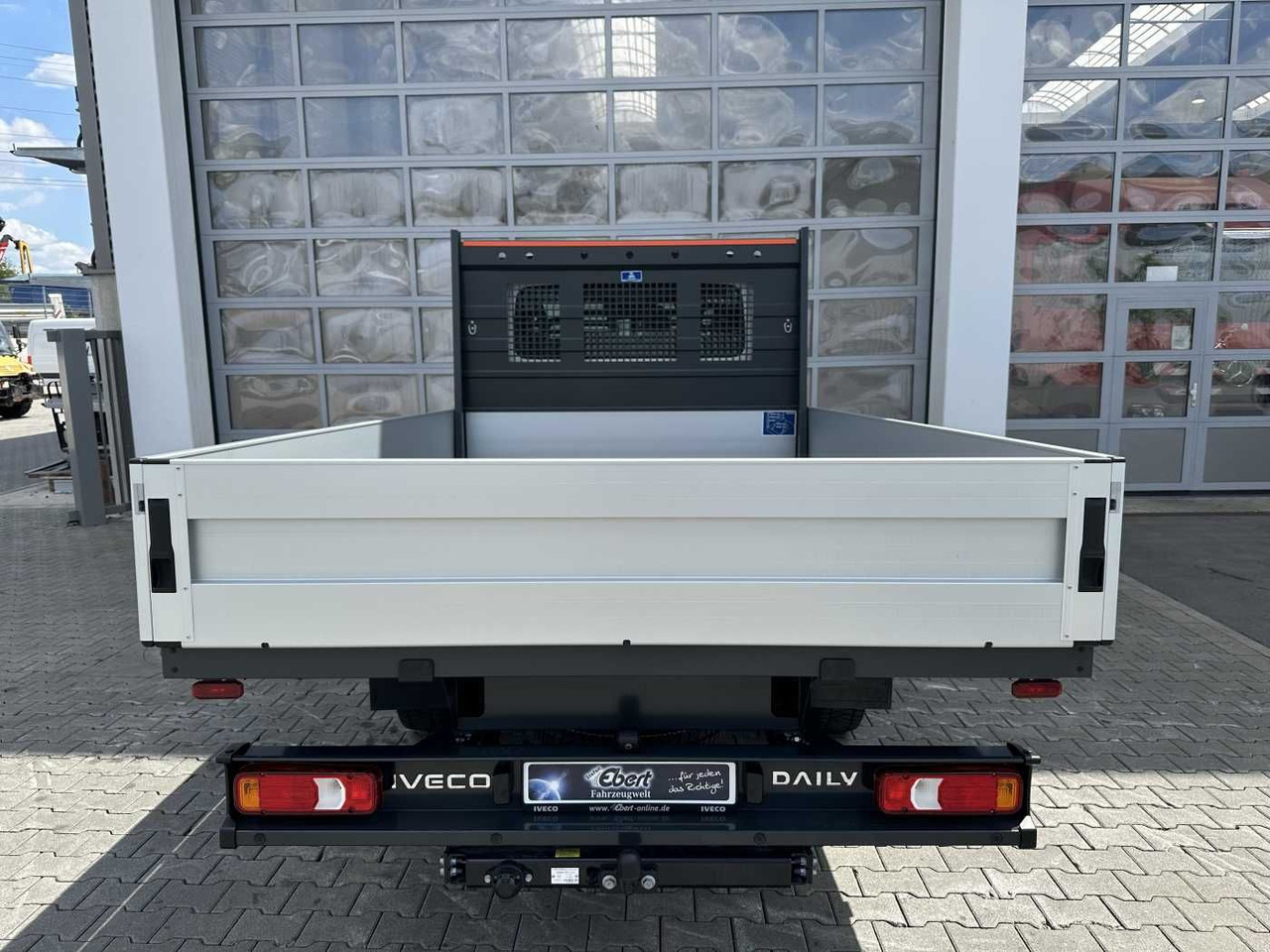 Iveco Daily 35S16 H 3.0L *R3.750mm*AHK*Automatik* 2x - Automašīna ar kravas platformu: foto 5 Iveco Daily 35S16 H 3.0L *R3.750mm*AHK*Automatik* 2x - Automašīna ar kravas platformu: foto 5