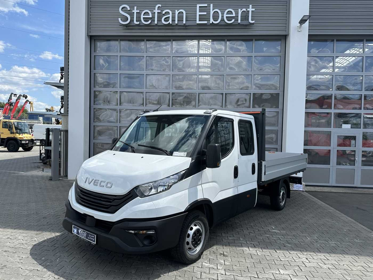 Iveco Daily 35S16 H 3.0L *R3.750mm*AHK*Automatik* 2x - Automašīna ar kravas platformu: foto 1 Iveco Daily 35S16 H 3.0L *R3.750mm*AHK*Automatik* 2x - Automašīna ar kravas platformu: foto 1