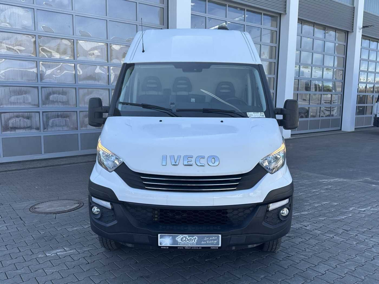 Iveco Daily 50C16 R4.100mm *AHK*Automatik*Ladekran* - Kravas mikroautobuss: foto 2 Iveco Daily 50C16 R4.100mm *AHK*Automatik*Ladekran* - Kravas mikroautobuss: foto 2