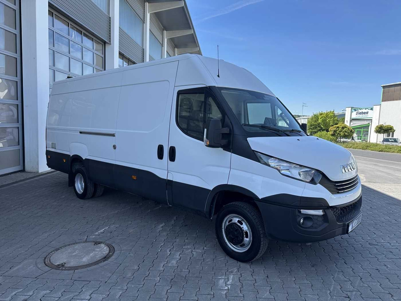 Iveco Daily 50C16 R4.100mm *AHK*Automatik*Ladekran* - Kravas mikroautobuss: foto 3 Iveco Daily 50C16 R4.100mm *AHK*Automatik*Ladekran* - Kravas mikroautobuss: foto 3