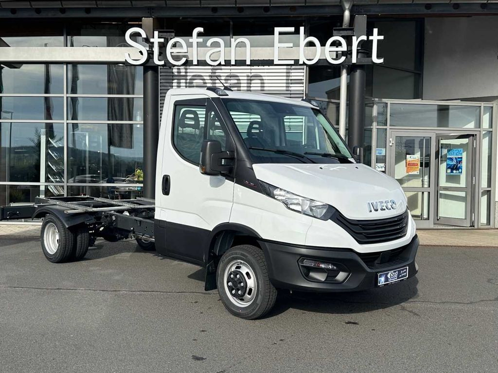 Iveco Daily 50C18 3.0L *R3750mm*Navi*Klima* 3x - Šasija kravas automašīna: foto 1 Iveco Daily 50C18 3.0L *R3750mm*Navi*Klima* 3x - Šasija kravas automašīna: foto 1