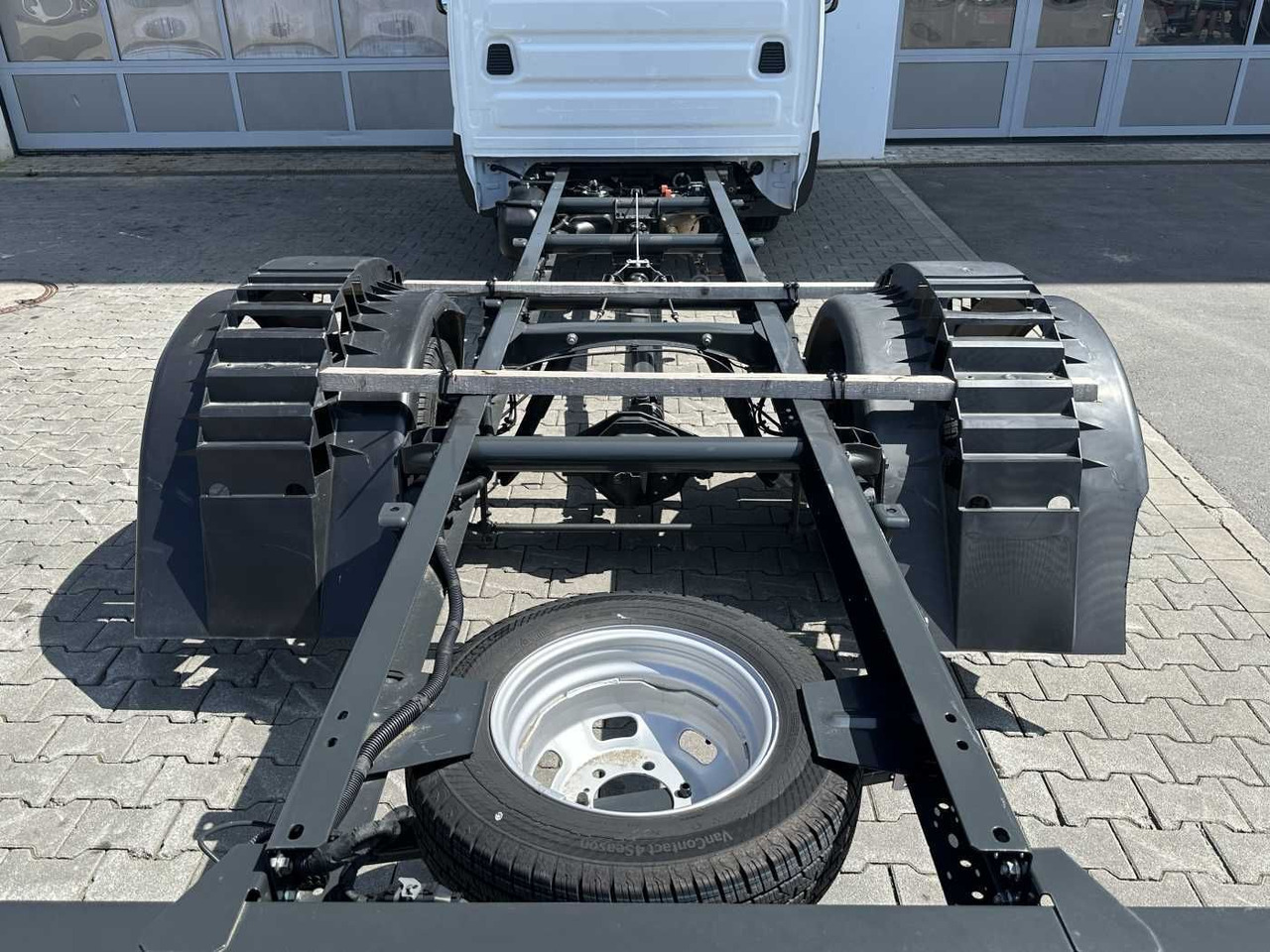 Iveco Daily 50C18 H 3.0L *R4.350mm*Klima* - Šasija kravas automašīna: foto 5 Iveco Daily 50C18 H 3.0L *R4.350mm*Klima* - Šasija kravas automašīna: foto 5