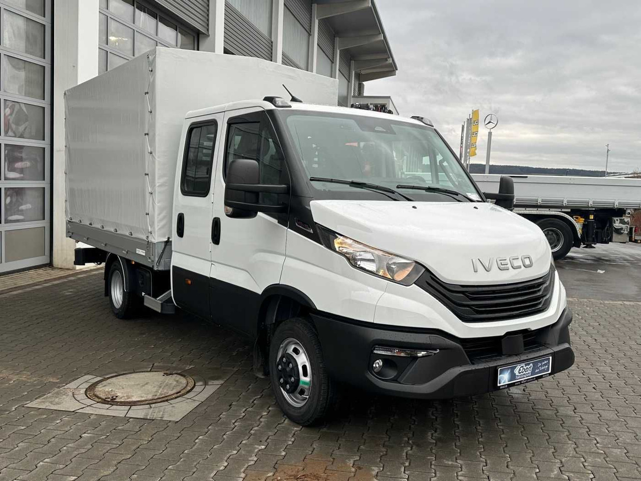 Iveco Daily 50C18H A8 DoKa *AHK*Automatik*7-Sitze* - Automašīna ar kravas platformu, Kravas-pasažieru furgons: foto 3 Iveco Daily 50C18H A8 DoKa *AHK*Automatik*7-Sitze* - Automašīna ar kravas platformu, Kravas-pasažieru furgons: foto 3