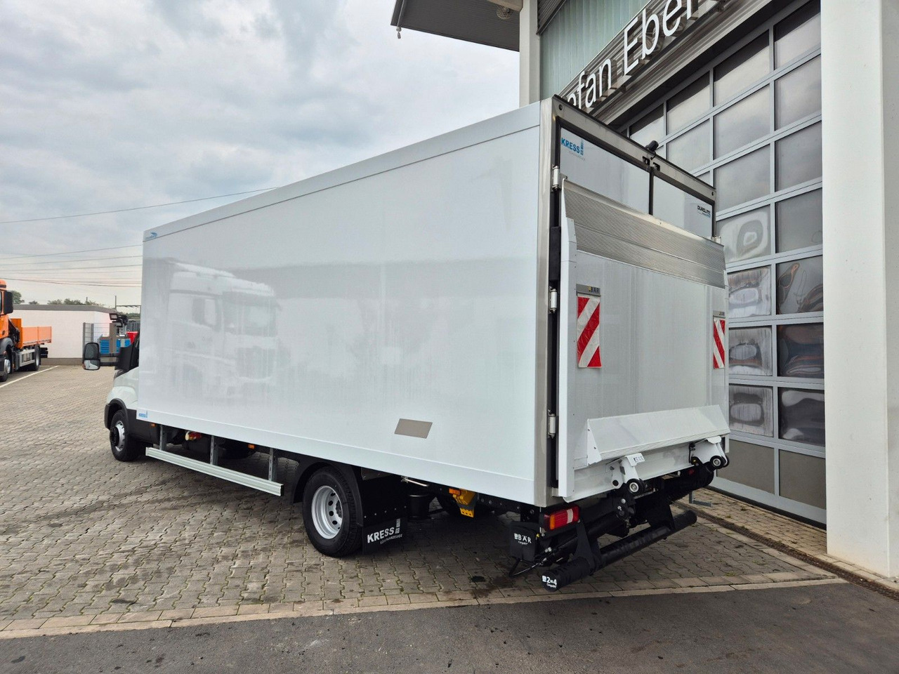 Iveco Daily 70C18 A8 3.0L *R5.100mm*LBW*Luft*Automatik - Komercauto refrižerators: foto 5 Iveco Daily 70C18 A8 3.0L *R5.100mm*LBW*Luft*Automatik - Komercauto refrižerators: foto 5
