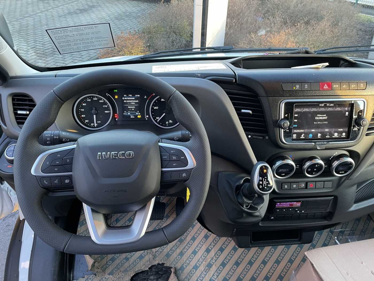 Jaunā Furgons ar slēgtā virsbūve Iveco Daily 70C18 HA8 *LBW*Schwenkwandkoffer*: foto 12 Jaunā Furgons ar slēgtā virsbūve Iveco Daily 70C18 HA8 *LBW*Schwenkwandkoffer*: foto 12