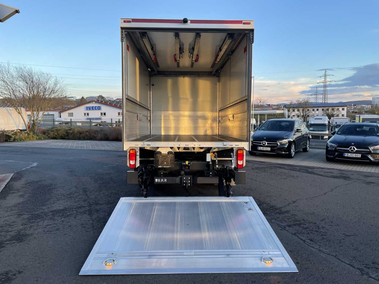 Jaunā Furgons ar slēgtā virsbūve Iveco Daily 70C18 HA8 *LBW*Schwenkwandkoffer*: foto 6 Jaunā Furgons ar slēgtā virsbūve Iveco Daily 70C18 HA8 *LBW*Schwenkwandkoffer*: foto 6