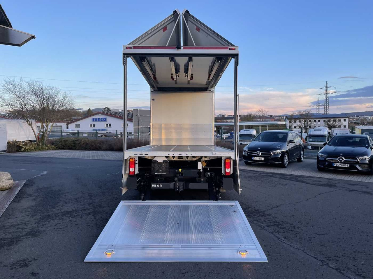 Jaunā Furgons ar slēgtā virsbūve Iveco Daily 70C18 HA8 *LBW*Schwenkwandkoffer*: foto 7 Jaunā Furgons ar slēgtā virsbūve Iveco Daily 70C18 HA8 *LBW*Schwenkwandkoffer*: foto 7